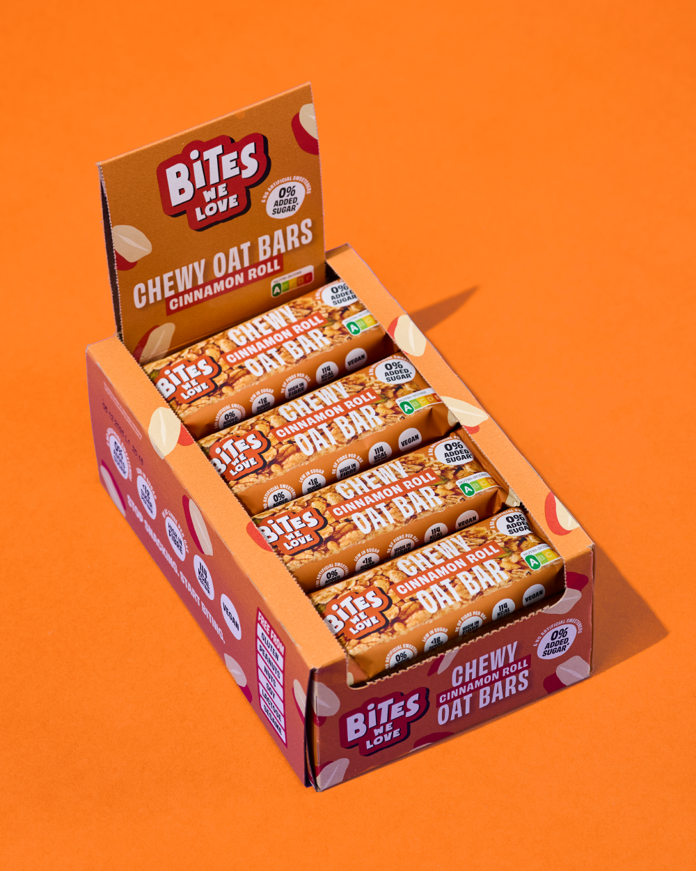 Chewy Oat Bar Cinnamon Roll Display Box 16*30g